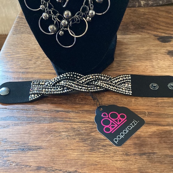 Paparazzi necklace and wrap velvet bracelet - Picture 2 of 5